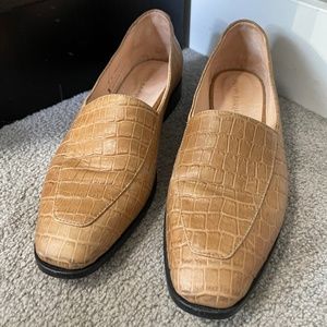 Poppy Barley Penny Loafers Tan Size 9